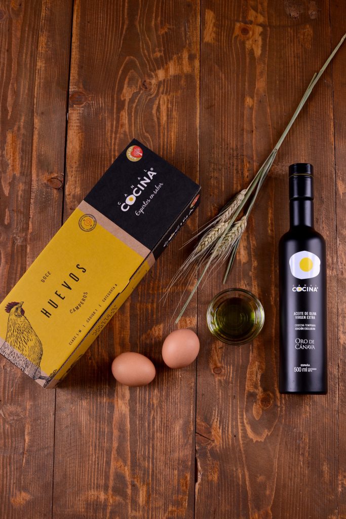 Canal Cocina lanza al mercado su primera línea de productos con aceite de oliva virgen extra y huevos camperos