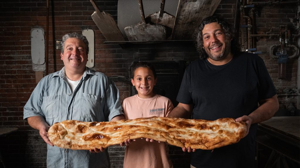 Canal Cocina recorre España para encontrar a los encargados de crear los mejores panes en ‘Maestros del pan’