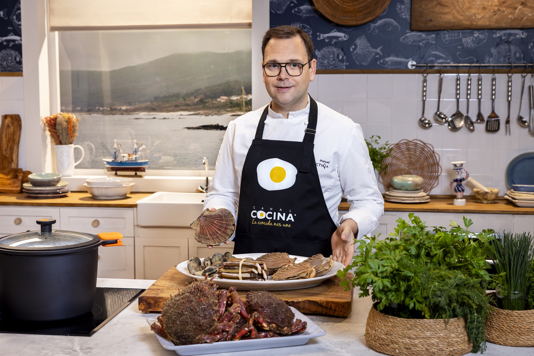 Canal Cocina estrena en exclusiva ‘Pasión por el marisco’ de la mano del chef estrella Michelin, Manuel Costiña