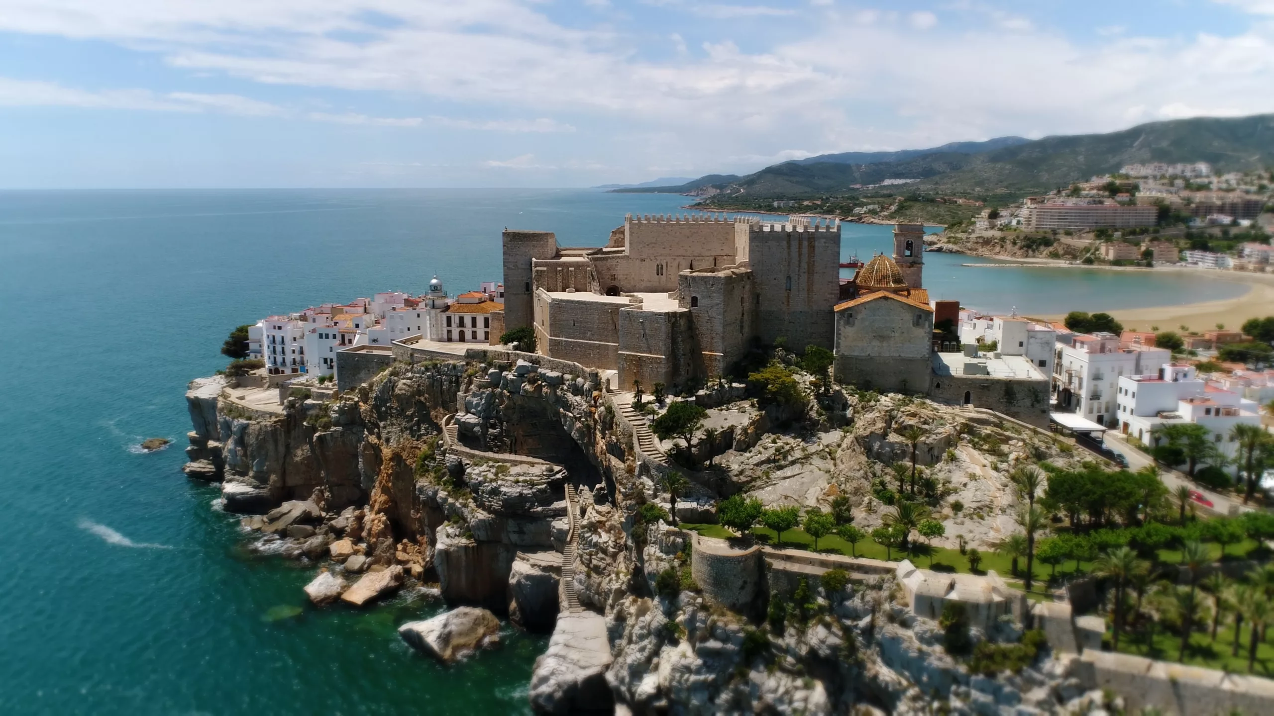 De Peñíscola a Olite: Historia y Actualidad se adentra en los castillos más espectaculares de España