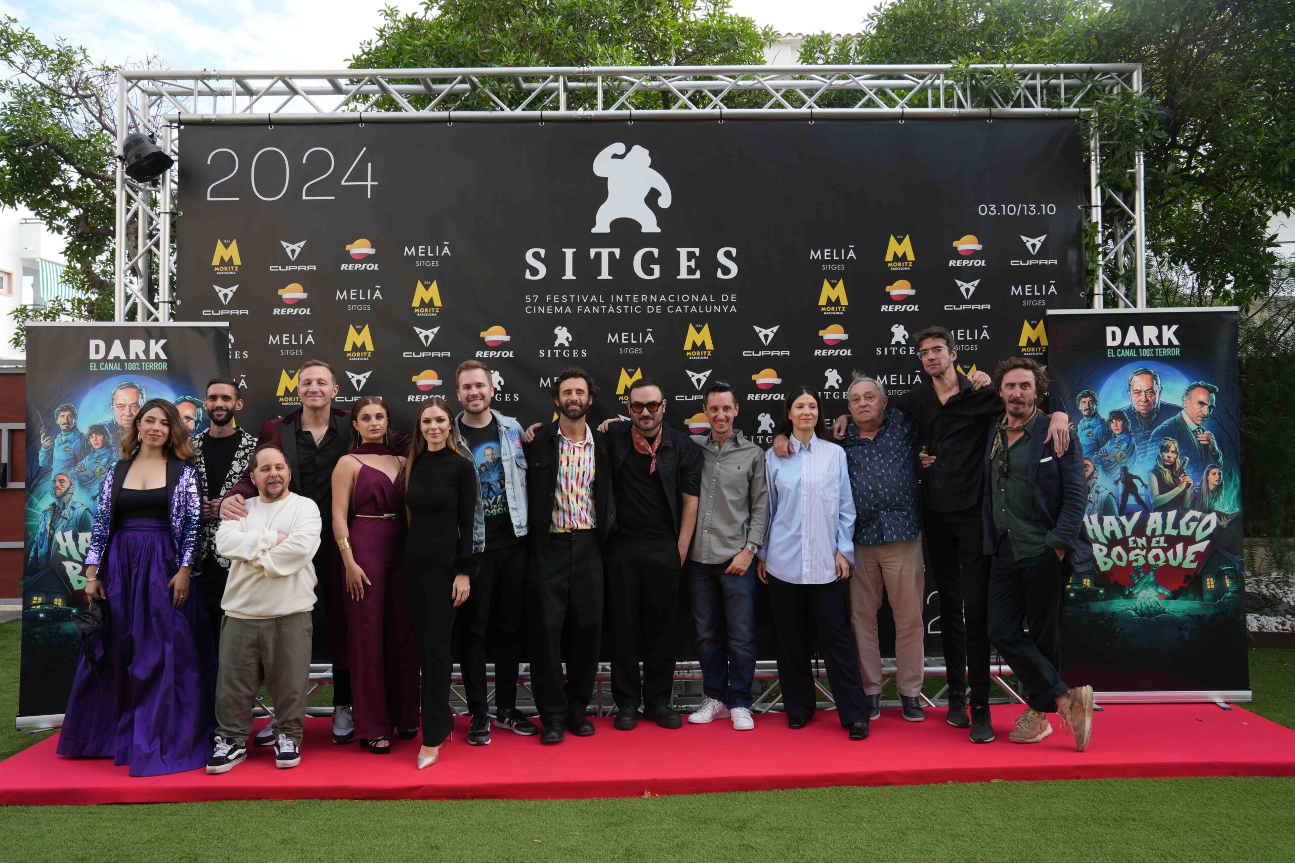 El canal de televisión DARK presenta la serie española ‘Hay algo en el bosque’ en el Festival de Sitges