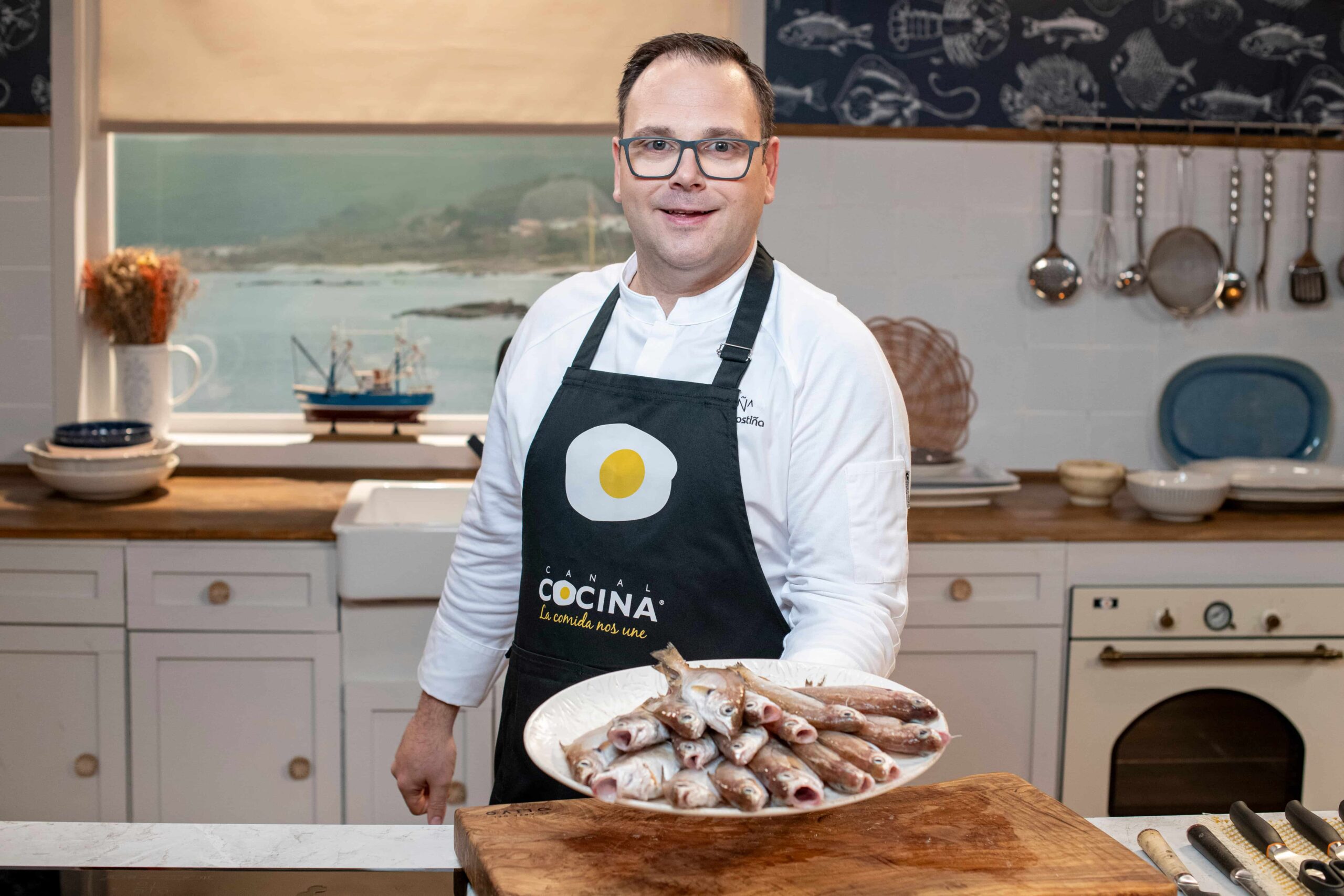 Manuel Costiña regresa a Canal Cocina para descubrir los secretos de los pescados gallegos más selectos